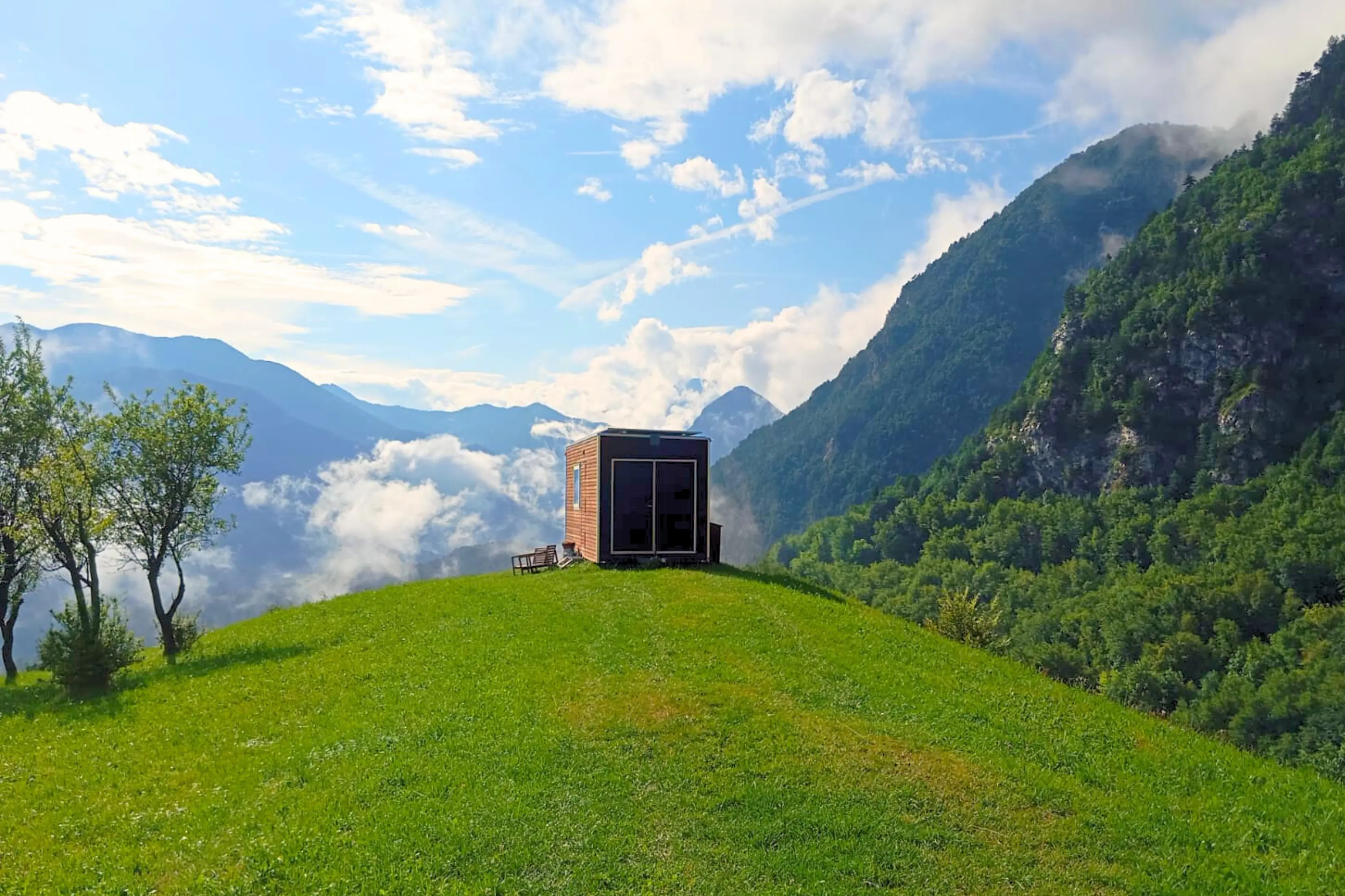 casetta panoramica sulle Prealpi Carniche in Val d'Arzino