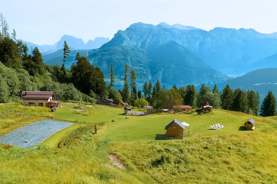 vista dintorni cima di lan sulle dolomiti