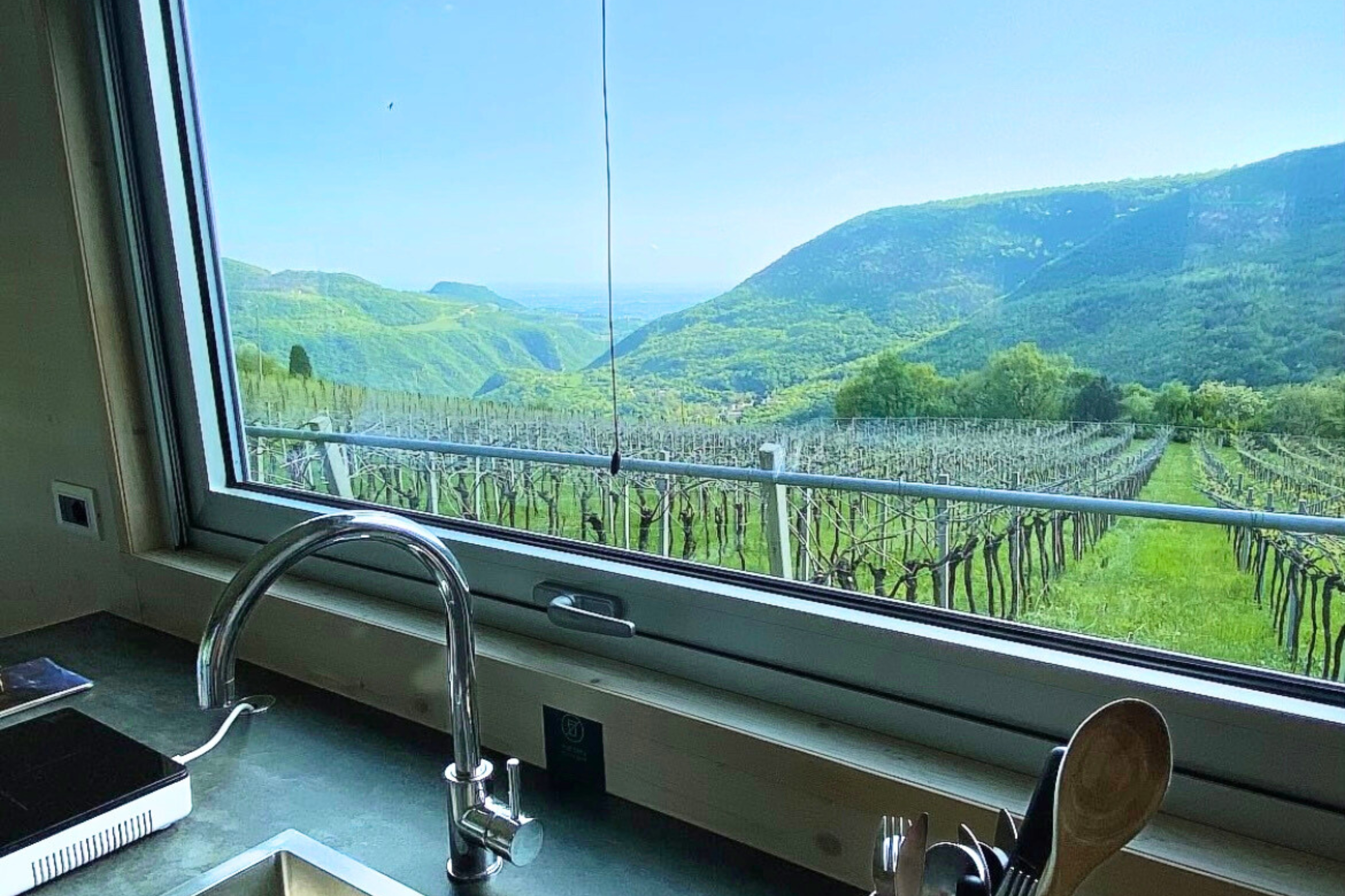 vista esterna della stanza friland a molina